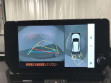 【パノラミックビューモニター】専用のカメラにより、上から見下ろしたような視点で360度クルマの周囲を確認することができます☆死角部分も確認しやすく、狭い場所での切り返しや駐車もスムーズに行えます。
