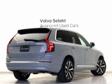 マイルドハイブリッドを搭載した7シーターSUV。街中でも高速道路でも、電動パワートレーンならではの発進時からなめらかな加速フィールをお楽しみいただけます。
