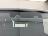障害物を感知して、衝突の可能性がある場合、運転者へ警告音を発したり、衝突の可能性が高い場合、ブレーキの補助操作を行い、減速して衝突被害を軽減するシステムです。