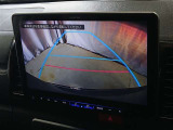 駐車が苦手な方でも安心のバックガイドモニター搭載。 後方の映像をクリアに表示し、ガイドラインで車庫入れや縦列駐車をしっかりサポート。毎日の運転がぐっとラクになります。