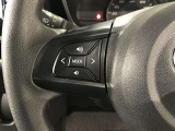 【ステアリングスイッチ】運転中に視線を前に向けたまま画面の操作できます。
