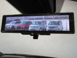 スマートルームミラー★車両後方のカメラ映像をミラー面に移して、いつでもクリアな後方視界を確保します♪