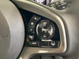 ハンドルにHondaセンシング系のクルーズコントロールやレーンキープアシストなどのスイッチが装備されています。ハンドルから手を離さず安全に操作できます。