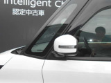 ドアミラーにもウインカーが付いています。