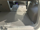 リヤシートを倒せば長さのあるお荷物も楽々!!