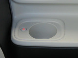 ホッとカップホルダーが運転席・助手席にあります。ホットドリンクをちょうど良い温度でキープしてくれる保温機能付で嬉しいです。
