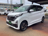 カープレシャスではご納車後もお客様に安心しておクルマにお乗り頂くため、【2か月又は2,000km】の保証をお付けしております!当社は保証金額をお支払い総額に含ませていただいております!