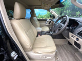 運転席シート廻りは使用感も少なく、良好な状態となっています。丁寧に使われていたことがよくわかりますね。