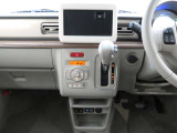 現車はオーディオが付いていない状態です。お客様のライフスタイルに合わせて、ナビゲーションやディスプレイオーディオなどのご提案をさせていただきます。お気軽にご相談くださいね。