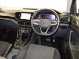 輸入車ならではの,細部まで作り込まれた,洗練されたデザインです。運転席からの視界は,店頭にてお客様ご自身の目でお確かめください.