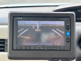 バックでの駐車が苦手な方や運転にあまり自信のない方でも後方の視界をしっかりサポート。安心して車庫入れが出来るバックカメラを装備しています!