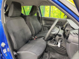 運転席シート廻りは使用感も少なく、良好な状態となっています。前オーナー様が丁寧に使っていたことがよくわかりますね。