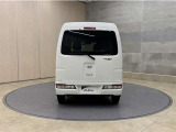リヤ、後ろから見るとまた車の印象が変わってきますね☆☆