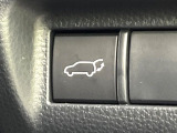 【パワーバックドア】スマートキーや運転席のボタンを押すだけでリアゲートが自動で開閉します!荷物を持っている時や、高い位置にあるバックドアを閉める際に便利な機能です♪
