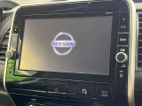 【メーカー純正ナビ】インテリアに溶け込むスタイリッシュな「専用設計」メーカーナビを装備♪視認性や操作性など基本性能にも優れ、より上質なカーライフをお楽しみいただけます。