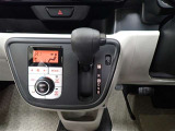 オートエアコンで夏も冬も快適な車内空間を。
