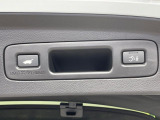 【パワーバックドア】スマートキーや運転席のボタンを押すだけでリアゲートが自動で開閉します!荷物を持っている時や、高い位置にあるバックドアを閉める際に便利な機能です♪