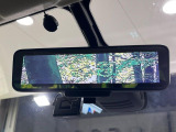 【インテリジェントルームミラー】後席の大きな荷物や同乗者で後方が確認しづらい時でも安心!カメラが撮影した車両後方の映像をルームミラー内に表示。クリアな視界で状況の確認が可能です!
