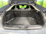 【パワーバックドア】スマートキーや運転席のボタンを押すだけでリアゲートが自動で開閉します!荷物を持っている時や、高い位置にあるバックドアを閉める際に便利な機能です♪
