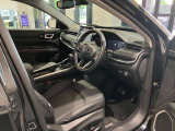 視線が高く、運転しやすいです。マットはオプションとなります。