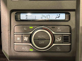 車内空調は&rdquo;AUTOエアコン&rdquo;にお任せ。運転に集中出来ますよ!