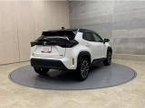 「中古車ハイブリッド保証」付き。ハイブリット機構を無償で保証します。保証期間は初度登録年月から10年目まで、または3年間の長い方。但し累計走行距離が20万km以内。