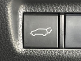 【パワーバックドア】スマートキーや運転席のボタンを押すだけでリアゲートが自動で開閉します!荷物を持っている時や、高い位置にあるバックドアを閉める際に便利な機能です♪