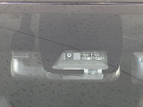 【トヨタセーフティセンス】走行中に前方の車両等を認識し、衝突しそうな時は警報とブレーキで衝突回避と被害軽減をアシスト。より安全にドライブをお楽しみいただけます。
