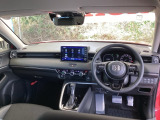 ご覧のように、視界が広く運転しやすいように設計されています。また、デュアルフルオートエアコンで快適です。
