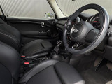 ◆LIBERALAは、輸入車選びの新たなスタイルを提案するインポート・セレクト・ブランドです。オーナー様となる方がクルマから直接感じる感性を第一にした、最良の一台との出会いをコーディネートいたします。