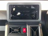 当車両はオーディオレスです。多彩なナビゲーション・オーディオをご用意しております。詳しくは当店スタッフにお問い合わせください。