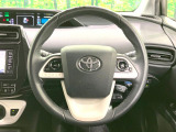 【純正革巻きステアリング】上質な革を使用することで、手にしっかり馴染みとても運転しやすいハンドルです♪