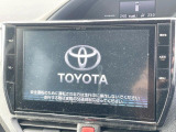 【大画面ナビ】人気の大型10インチナビを装備。存在感のある大画面はインパクト大!ナビ利用時のマップ表示は見やすく、テレビやDVDは臨場感がアップ!いつものドライブがグッと楽しくなります♪