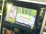 【マルチテレインモニター】車のフロントやサイドのカメラ画像を同時にモニター表示することで、悪路や狭い道を走行時でも周囲の状況確認ができ安心!本格SUVにうれしい装備です♪