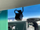 【ドライブレコーダー】映像・音声などの運転中の記録を残します。事故などを起こした起こされた時の証拠になりえますので、もしも時でも安心ですね。