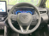 インテリアに合わせたデザインのステアリングは、運転される方のことも考え、運転しやすい形状、大きさです。是非一度、実際に触ってお確かめください。