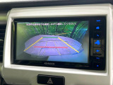 【バックカメラ】駐車時に後方がリアルタイム映像で確認できます。大型商業施設や立体駐車場での駐車時や、夜間のバック時に大活躍!運転スキルに関わらず、今や必須となった装備のひとつです!