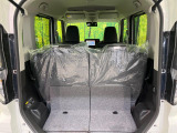 普段のお買い物や通勤、送迎等に十分な荷室スペースを確保しております。セカンドシートを倒すと、大きな荷物の積載も可能です♪