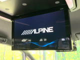 【フリップダウンモニター】家族や友人とお出かけする機会が多い方に大人気のフリップダウンモニター!大画面モニターで車内はエンタメ空間!退屈しがちな長距離ドライブも楽しい時間に変わります!