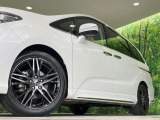 【純正18インチアルミホイール】外観にマッチした純正アルミホイールを装着しております。各種社外アルミホイールや、スタッドレスタイヤも取扱いしております。是非ご相談ください♪