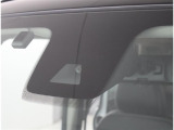 サポカーSとは、衝突被害軽減ブレーキに加えて、高齢者に多いと言われている踏み間違い事故防止をサポートする機能です。詳しくは販売店スタッフまでおたずねください。