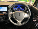 【純正革巻きステアリング】上質な革を使用することで、手にしっかり馴染みとても運転しやすいハンドルです♪