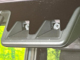【スマートアシスト】走行中に前方の車両等を認識し、衝突しそうな時は警報とブレーキで衝突回避と被害軽減をアシスト。より安全にドライブをお楽しみいただけます。
