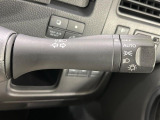 【オートライト】周りの明るさに応じて自動でヘッドライトの点灯・消灯ができる機能です!ライトの付け忘れ・消し忘れなどが無くなり、雨の日や夕方の走行も安心!トンネル通過時も便利ですね♪