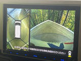 【パノラマモニター】専用のカメラにより、上から見下ろしたような視点で360度クルマの周囲を確認することができます☆死角部分も確認しやすく、狭い場所での切り返しや駐車もスムーズに行えます。
