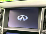 【メーカー純正ナビ】インテリアに溶け込むスタイリッシュな「専用設計」メーカーナビを装備♪視認性や操作性など基本性能にも優れ、より上質なカーライフをお楽しみいただけます。