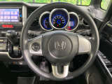 【ステアリングスイッチ】運転中、前方から目線をそらすことなく、オーディオ等の操作が可能な便利機能!安心&快適なドライブを演出してくれます♪