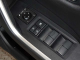 電動格納式ドアミラー・パワーウインドウを装備しています。