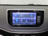 7型ナビゲーション付きです。バックカメラも付いて車庫入れ・駐車も安心です。Bluetooth対応機器を登録して快適な室内空間を実現できます。