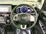 【ステアリングスイッチ】運転中、前方から目線をそらすことなく、オーディオ等の操作が可能な便利機能!安心&快適なドライブを演出してくれます♪